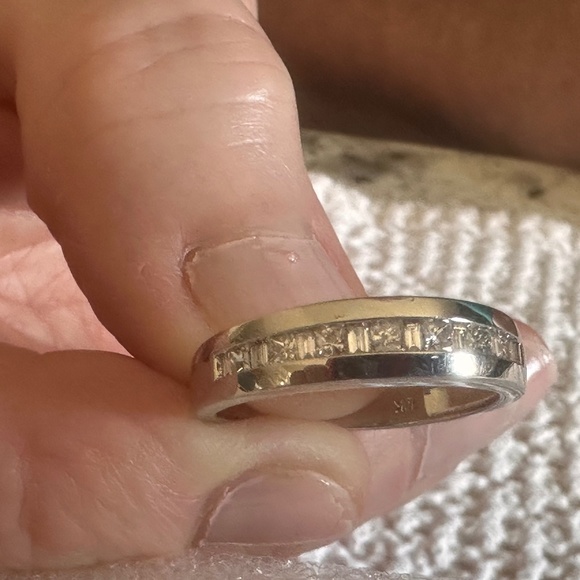 10K WG MENS OR UNISEX SIZE 13 , COMBINATION OF 15 PRINCESS & BAGUETTE DIAMONDS - Picture 1 of 12